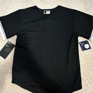 New with tags! Kids size 7 White Sox jersey
